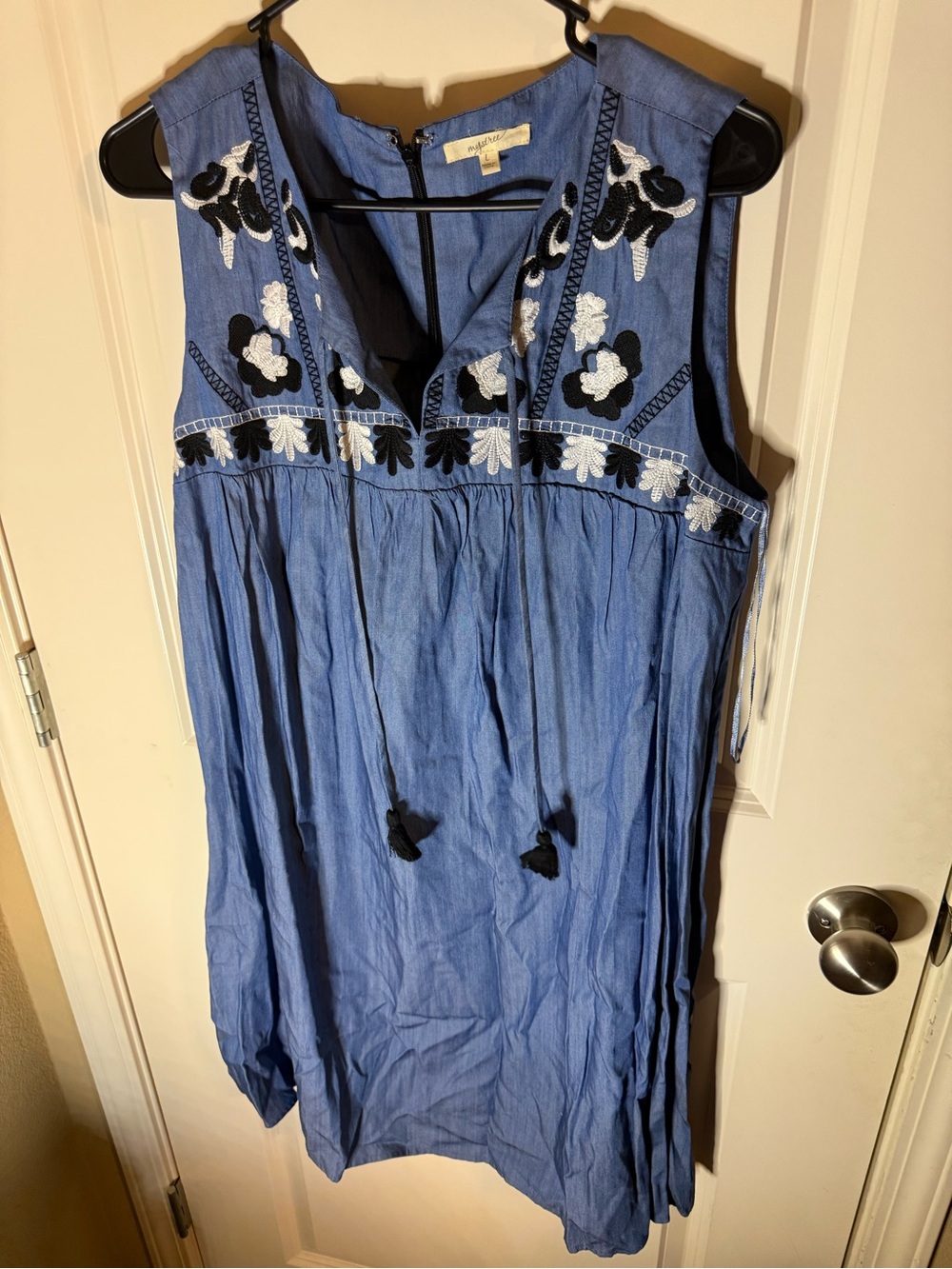Mystree Chambray Embroidered Boho Sleeveless Dress | Blue Tassel Tie Dress